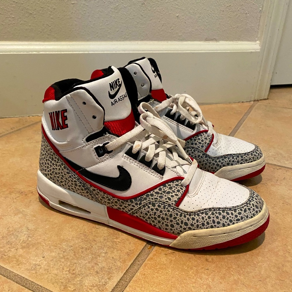 rare, hard to find Nike Air Assult high tops - while/black/red - size 6.5 womens